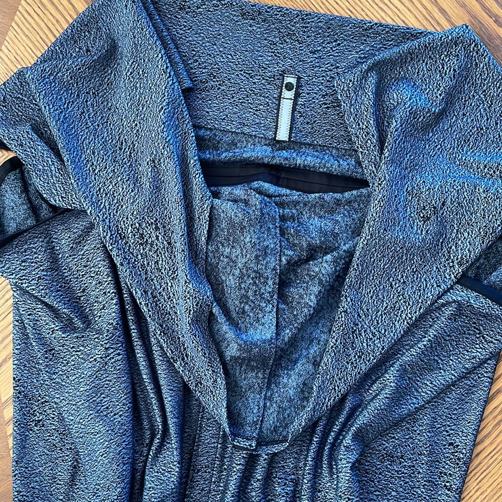 Lululemon Vinyasa Scarf - Blue & Black